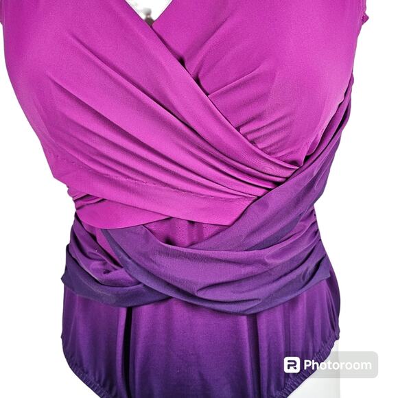 Lands' End Women's SlenderSuit Tummy Control V-neck Wrap Swimsuit Size 8 Petite - Picture 6 of 16